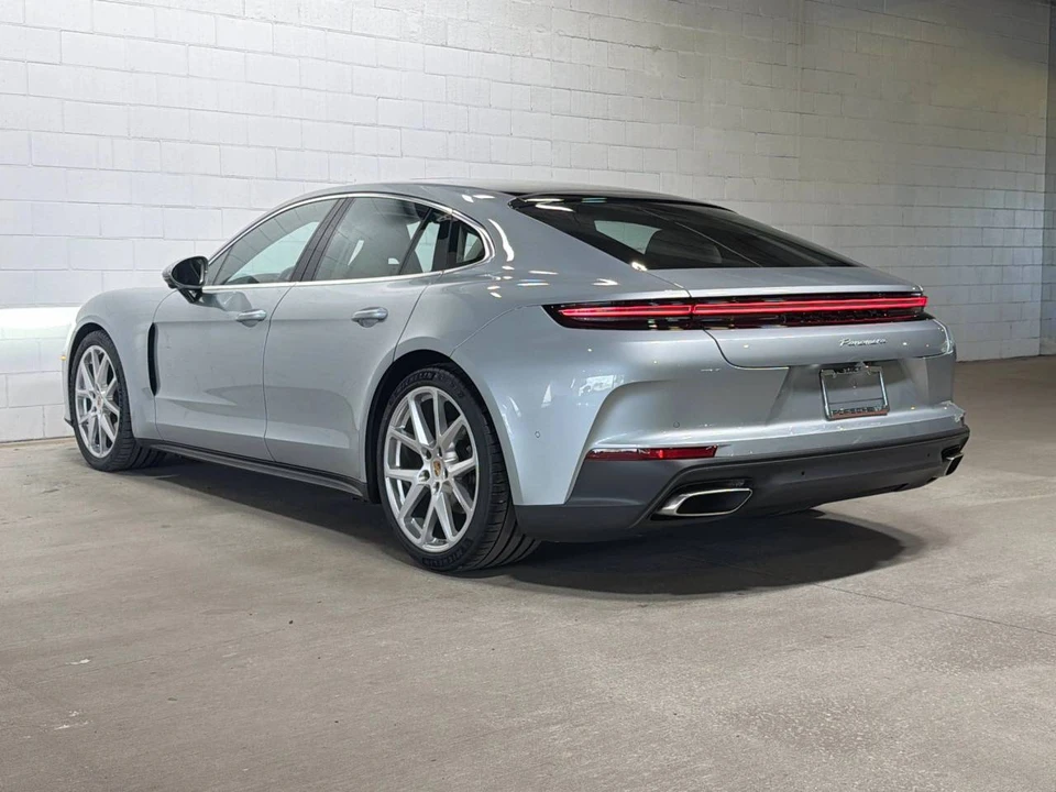 2025 Porsche 976 Panamera - Image 3 of 4
