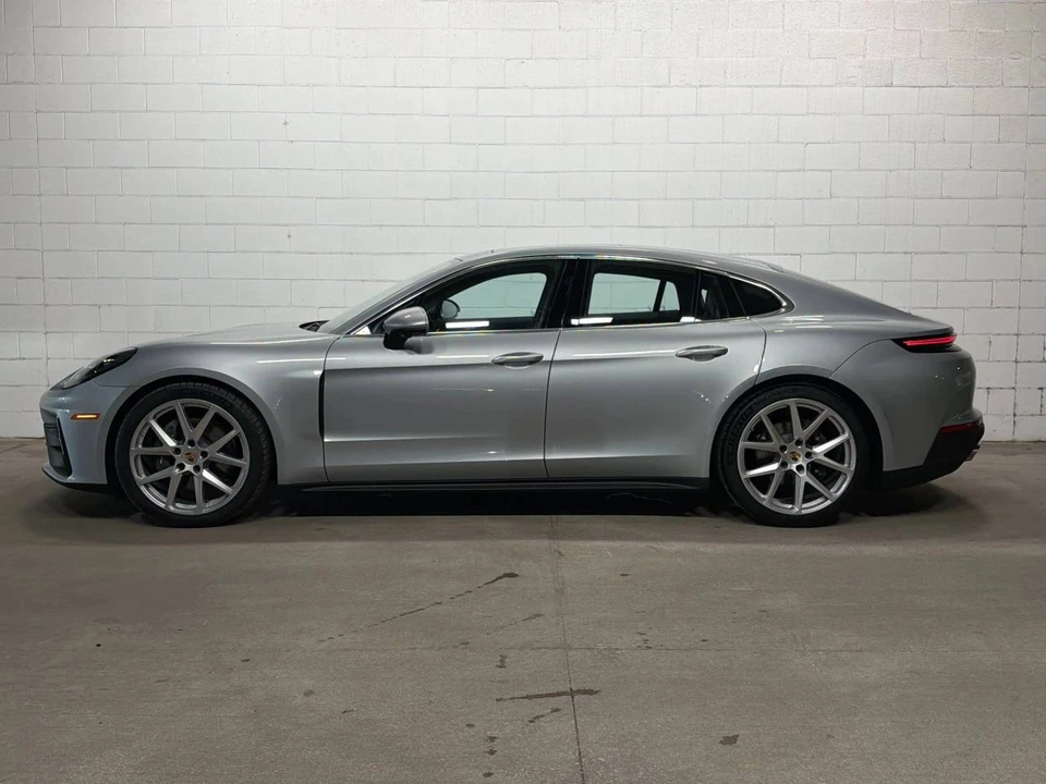 2025 Porsche 976 Panamera - Image 2 of 4