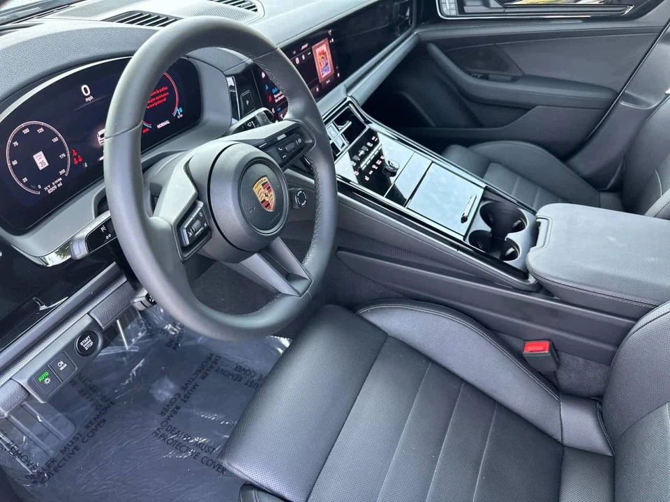 2025 Porsche 976 Panamera - Image 4 of 5