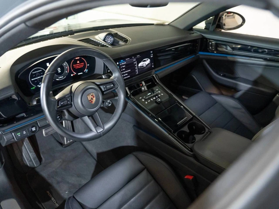2025 Porsche 976 Panamera - Image 4 of 5