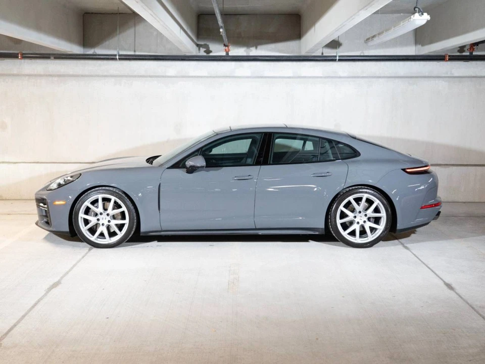 2025 Porsche 976 Panamera - Image 2 of 5