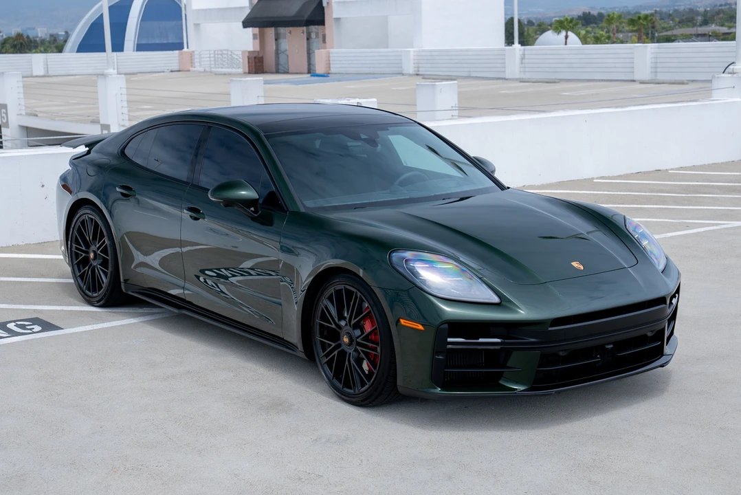 2025 Porsche 976 Panamera - Image 10 of 31
