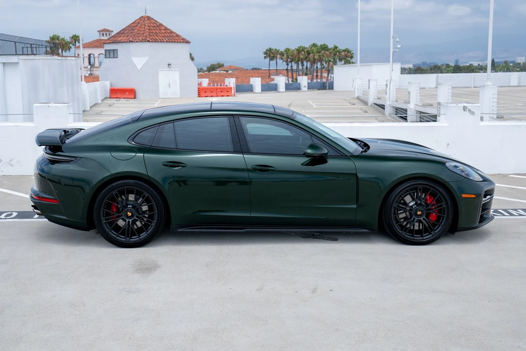 2025 Porsche 976 Panamera - Image 9 of 31