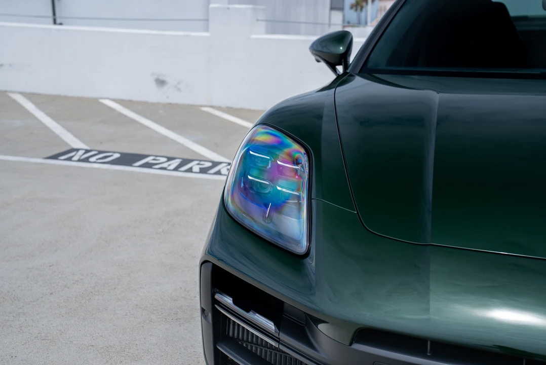 2025 Porsche 976 Panamera - Image 13 of 31