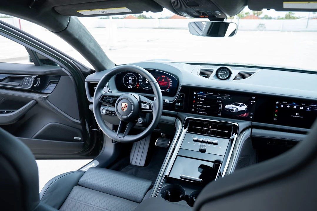 2025 Porsche 976 Panamera - Image 22 of 31