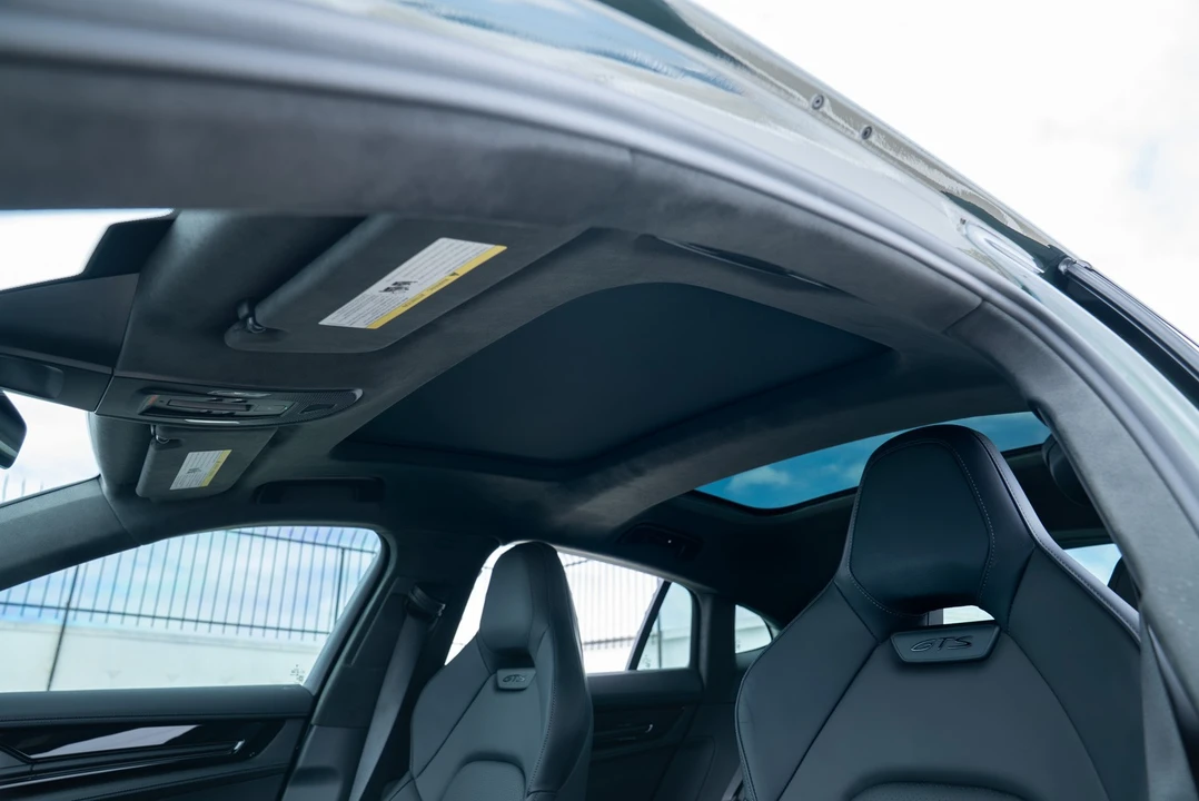 2025 Porsche 976 Panamera - Image 27 of 31