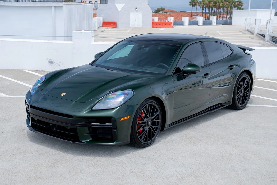 2025 Porsche 976 Panamera - Image 3 of 31