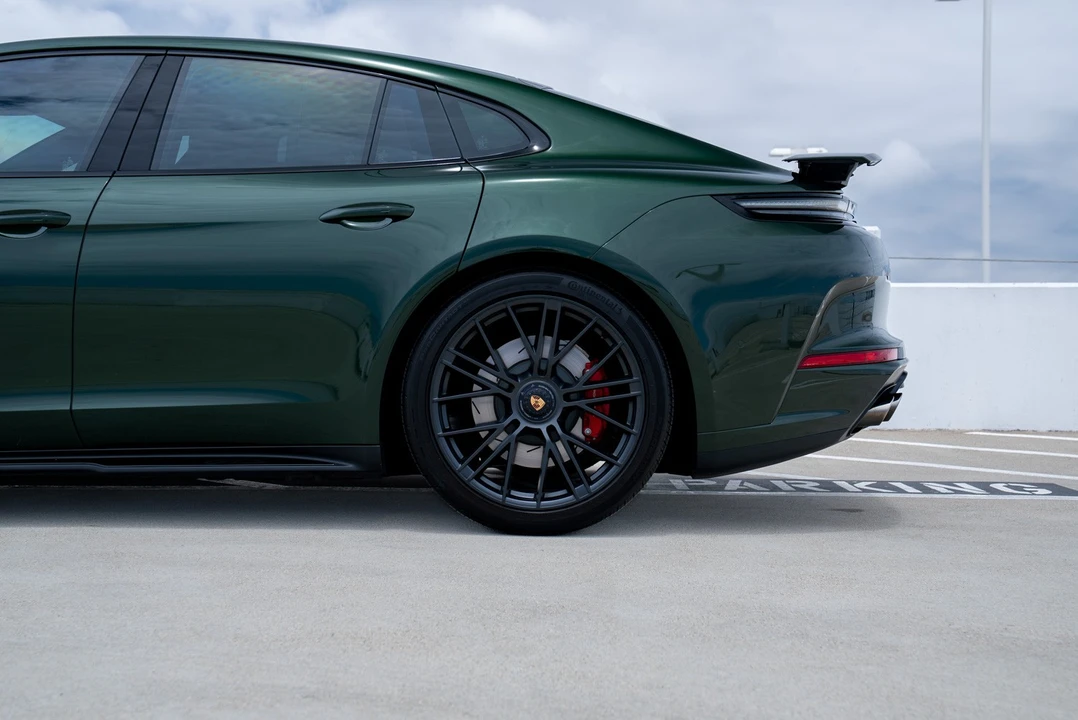 2025 Porsche 976 Panamera - Image 5 of 31