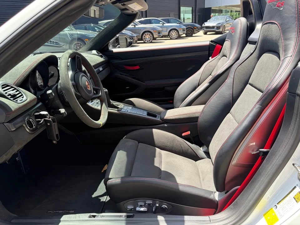 2025 Porsche - Image 5 of 12