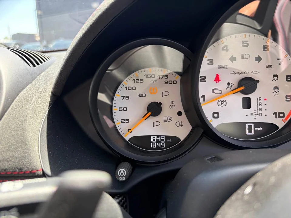 2025 Porsche - Image 9 of 12