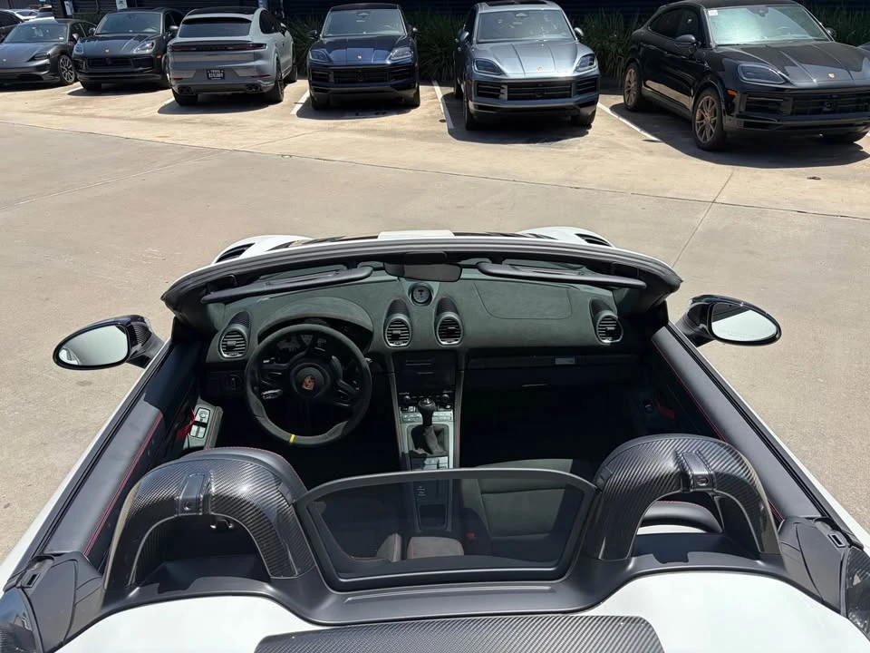 2025 Porsche - Image 8 of 12
