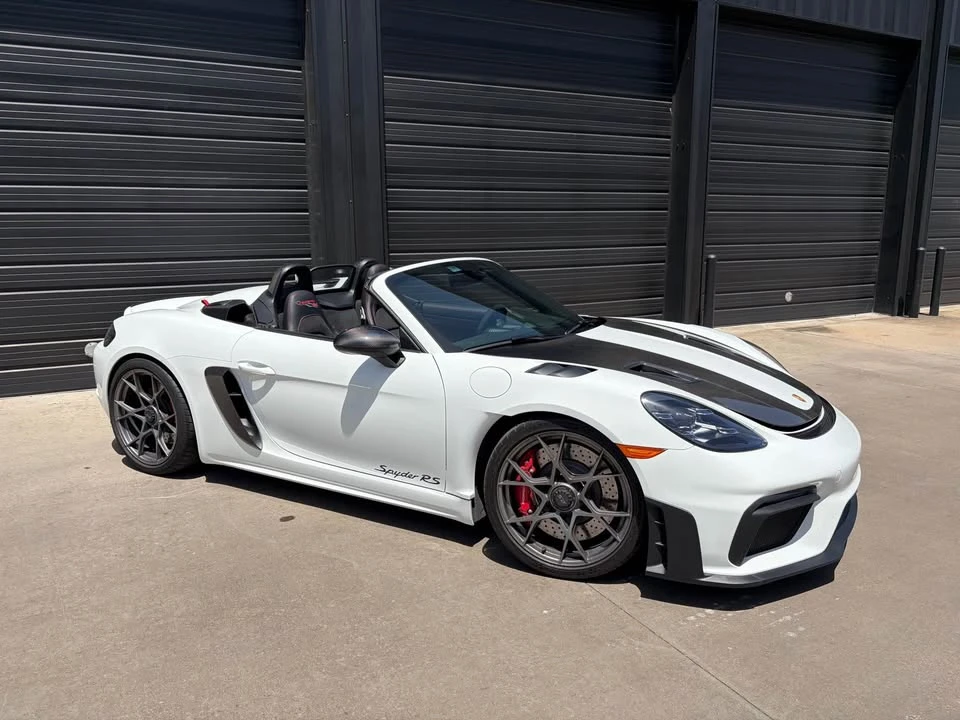 2025 Porsche - Image 12 of 12