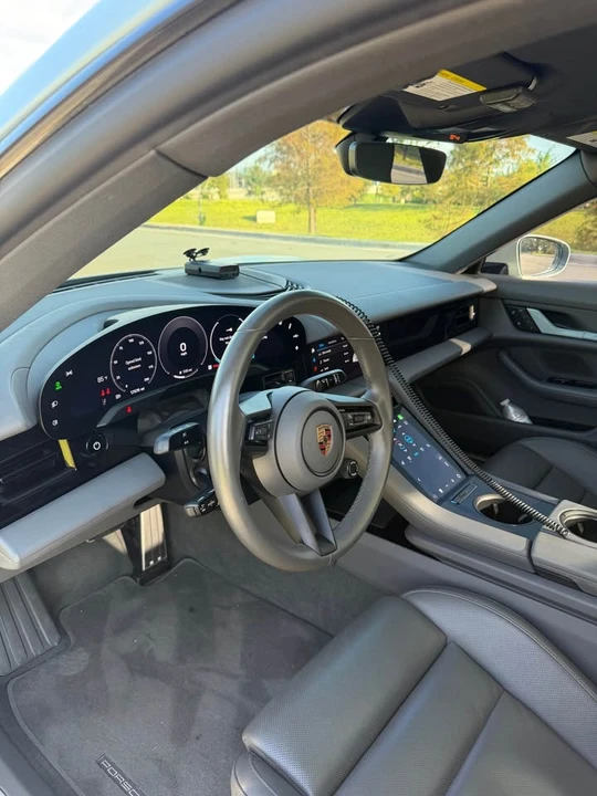 2025 Porsche Taycan - Image 9 of 11