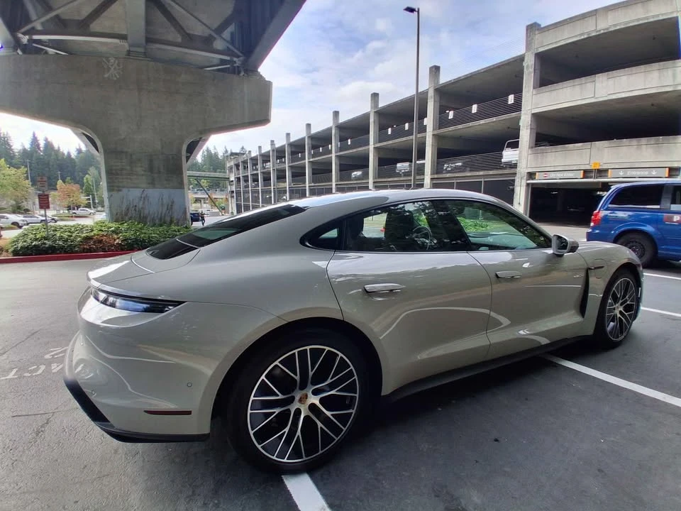 2025 Porsche Taycan - Image 7 of 19
