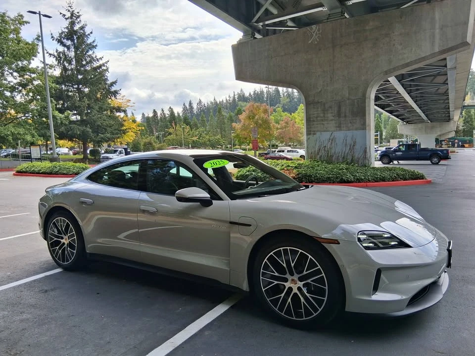 2025 Porsche Taycan - Image 3 of 19