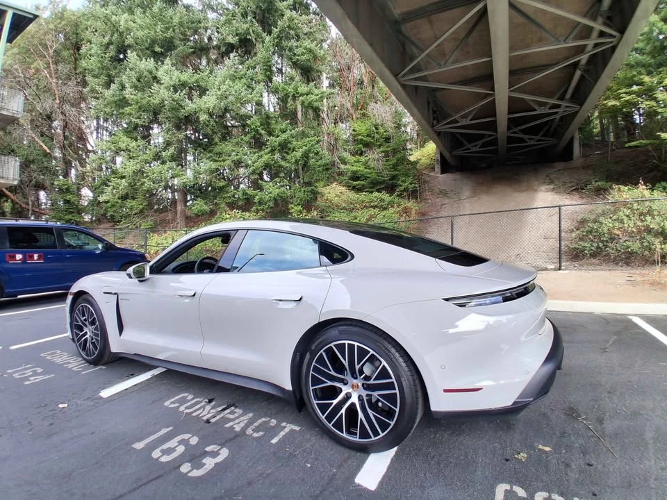 2025 Porsche Taycan - Image 18 of 19