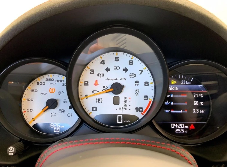 2025 Porsche 992 GT3 RS - Image 17 of 20