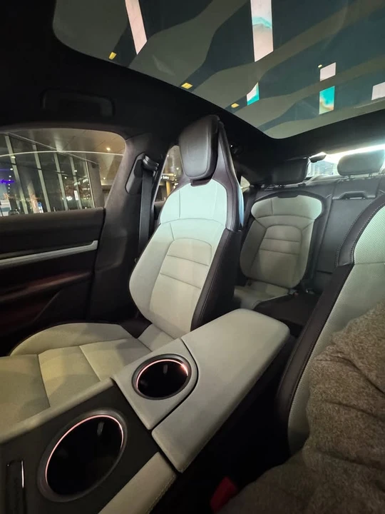 2025 Porsche Taycan 4S - Image 7 of 14
