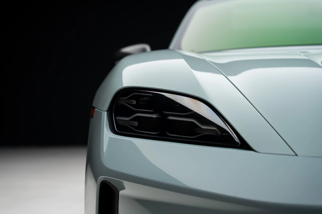 2025 Porsche 718 Cayman - Image 9 of 31