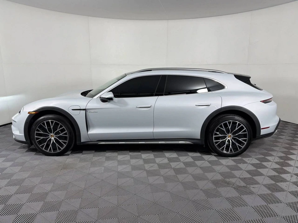 2025 Porsche Taycan Cross Turismo - Image 2 of 4