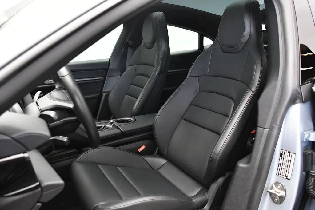2025 Porsche Taycan 4 - Image 5 of 5