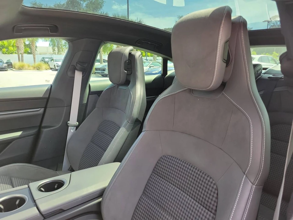 2025 Porsche Taycan 4 - Image 5 of 5