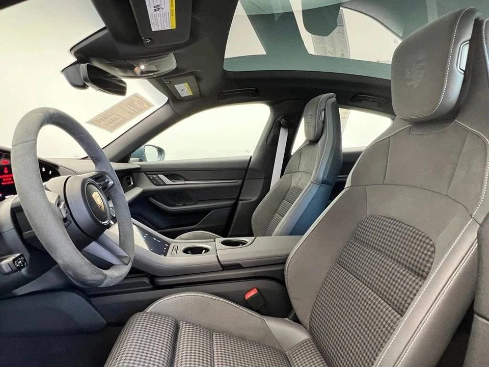 2025 Porsche Taycan 4 - Image 5 of 5