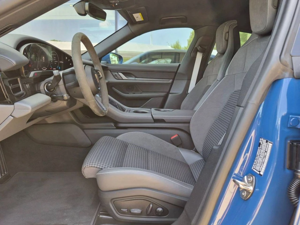 2025 Porsche Taycan 4 - Image 5 of 5