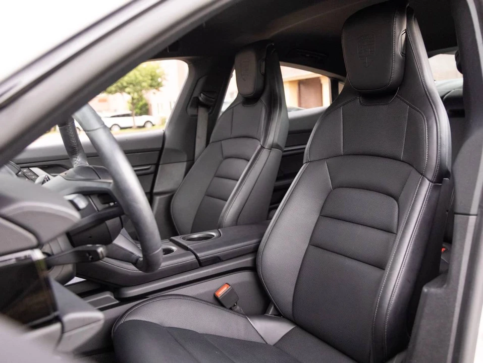 2025 Porsche Taycan 4 - Image 4 of 5