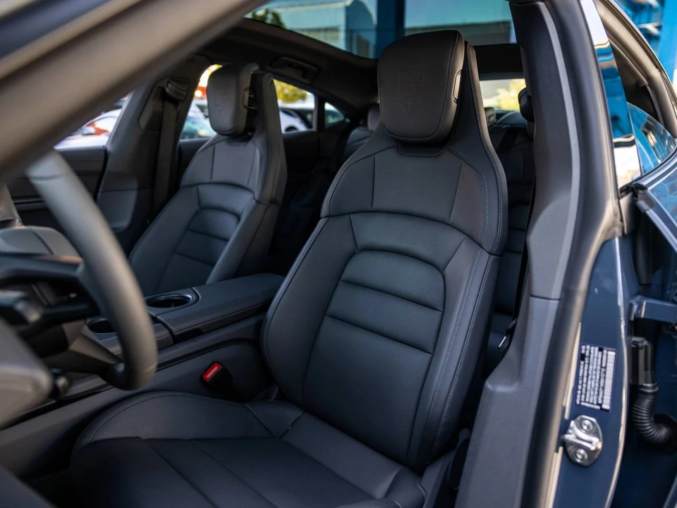 2025 Porsche Taycan 4 - Image 5 of 5