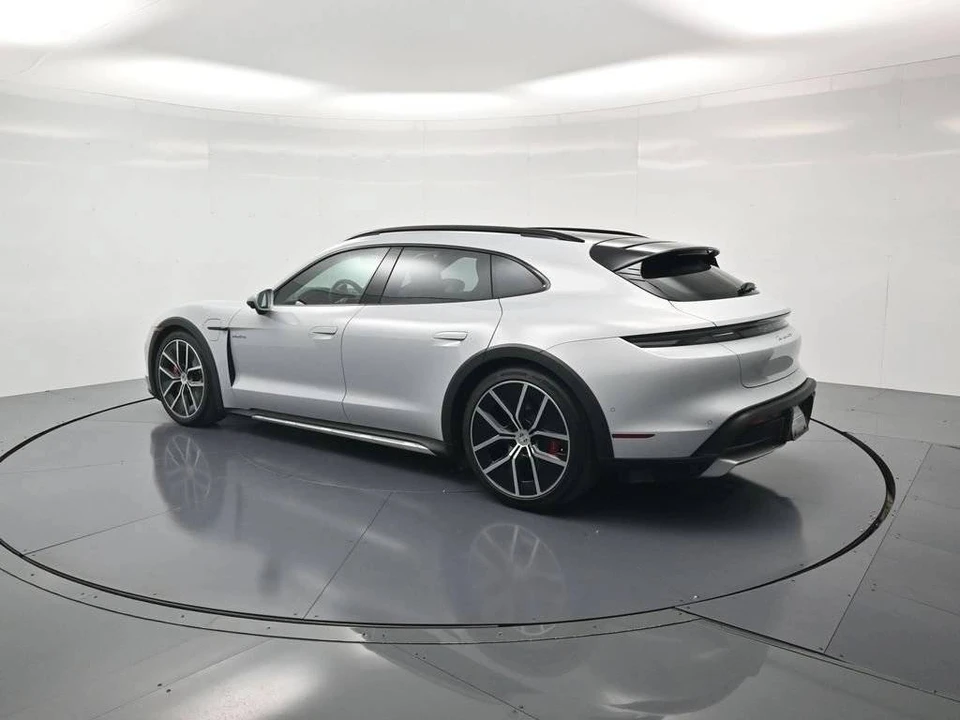 2025 Porsche Taycan Cross Turismo - Image 3 of 4