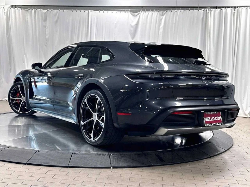 2025 Porsche Taycan Cross Turismo - Image 3 of 4