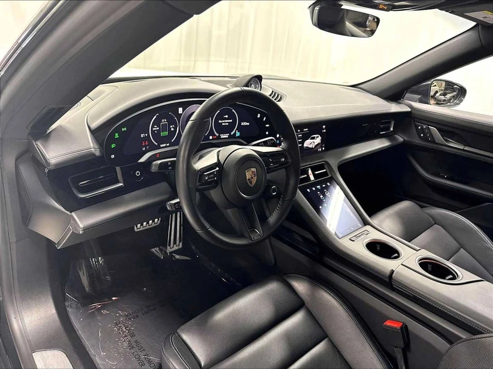 2025 Porsche Taycan Cross Turismo - Image 4 of 4