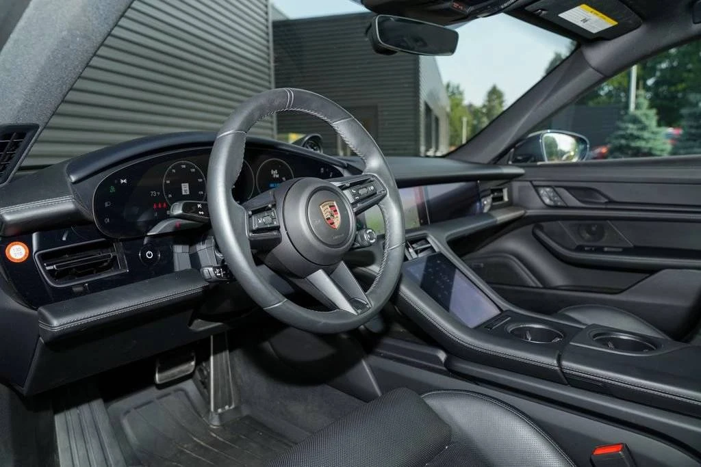 2025 Porsche Taycan Cross Turismo - Image 4 of 5