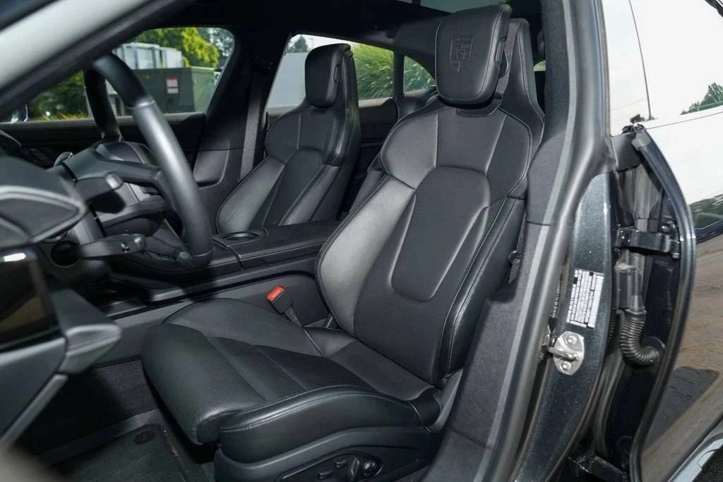 2025 Porsche Taycan Cross Turismo - Image 5 of 5