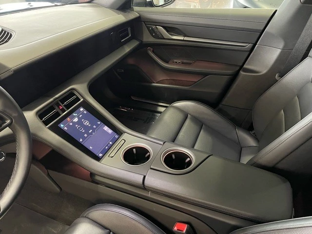 2025 Porsche Taycan 4S - Image 25 of 31