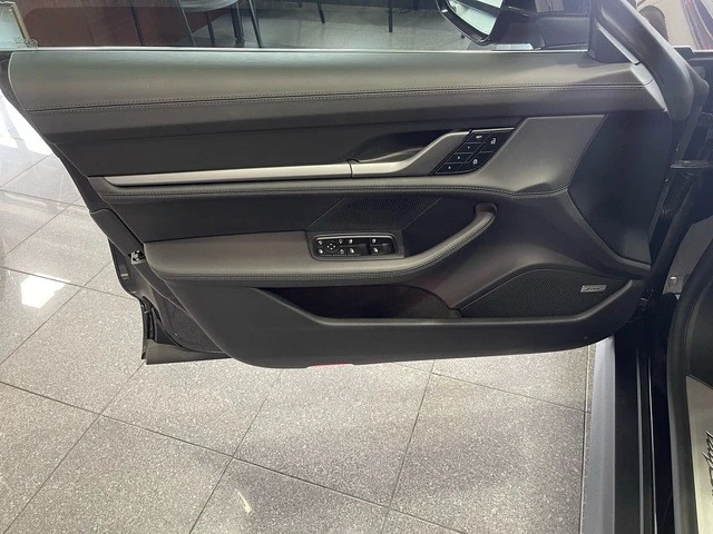 2025 Porsche Taycan 4S - Image 22 of 31