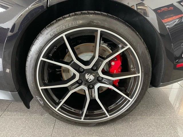 2025 Porsche Taycan 4S - Image 21 of 31