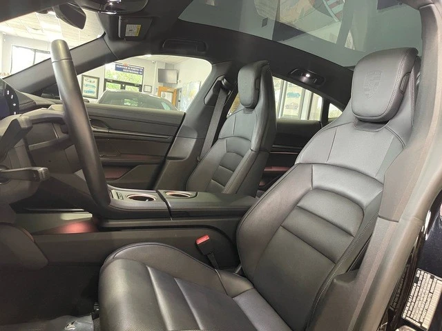 2025 Porsche Taycan 4S - Image 26 of 31