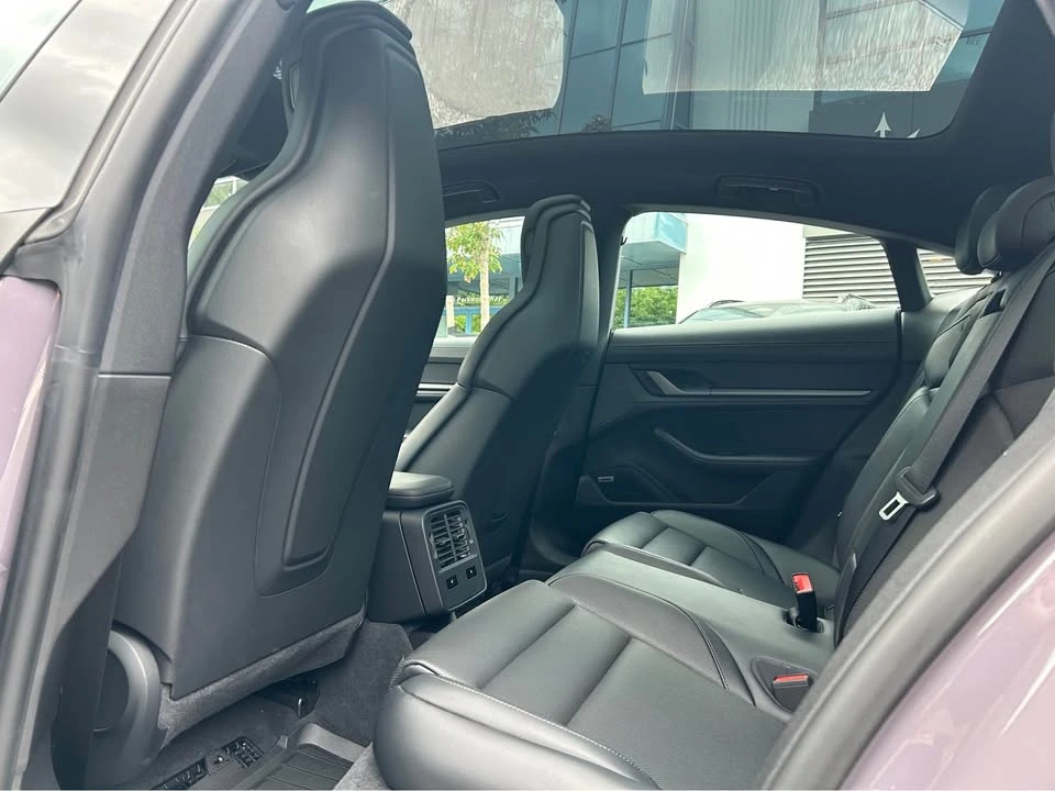 2025 Porsche Taycan 4S - Image 18 of 20