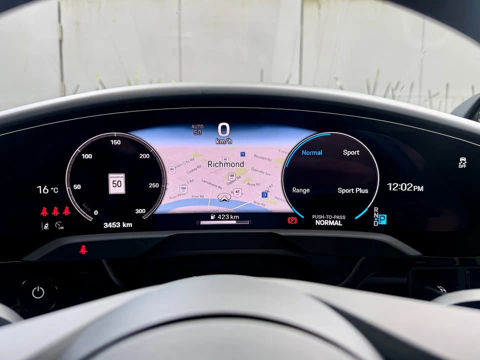 2025 Porsche Taycan 4S - Image 16 of 20