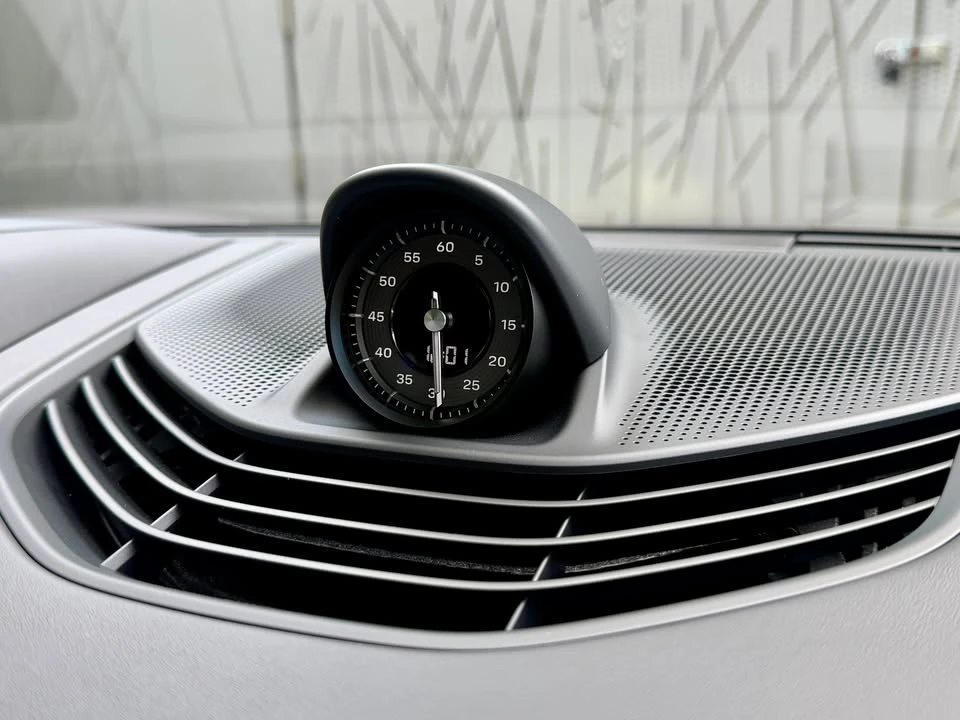 2025 Porsche Taycan 4S - Image 15 of 20