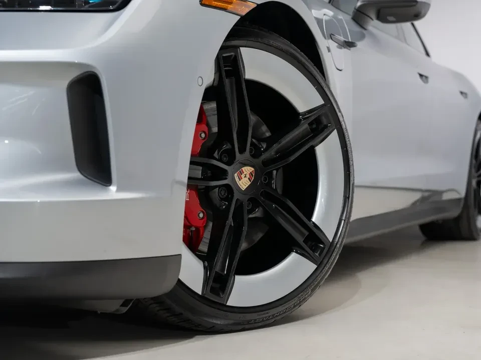 2025 Porsche Taycan 4S - Image 15 of 20