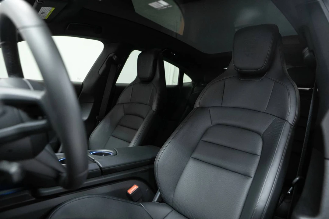 2025 Porsche Taycan 4S - Image 5 of 5
