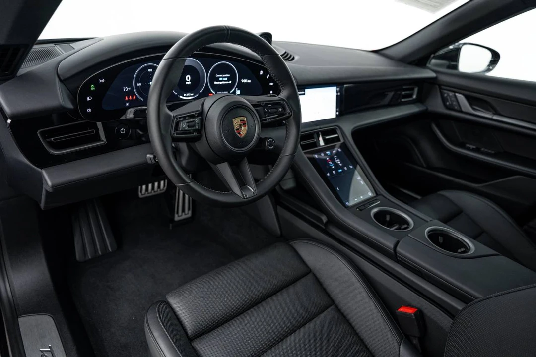 2025 Porsche Taycan 4S - Image 4 of 5