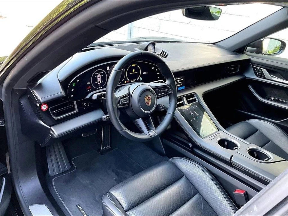 2025 Porsche Taycan 4S - Image 4 of 5