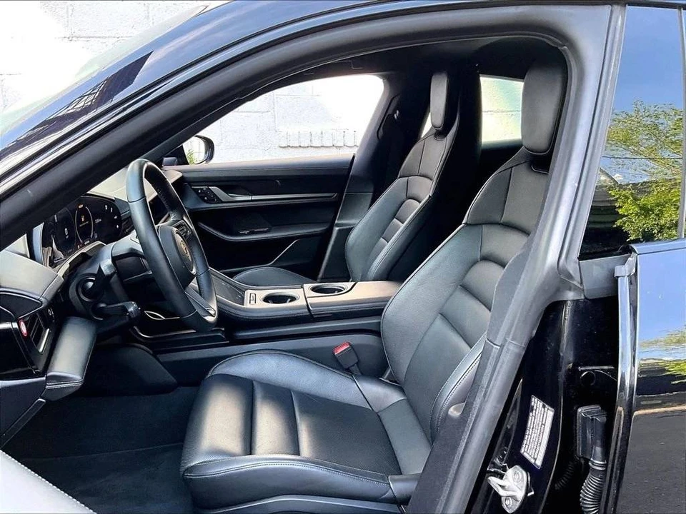 2025 Porsche Taycan 4S - Image 5 of 5