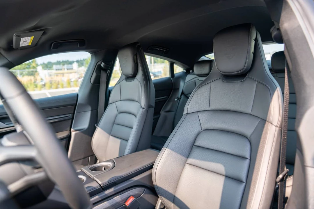 2025 Porsche Taycan 4S - Image 5 of 5