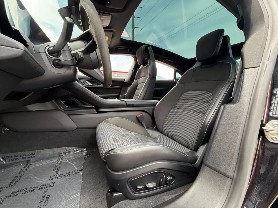 2025 Porsche Taycan - Image 9 of 14
