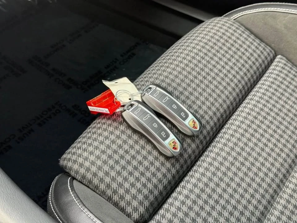 2025 Porsche Taycan - Image 11 of 14